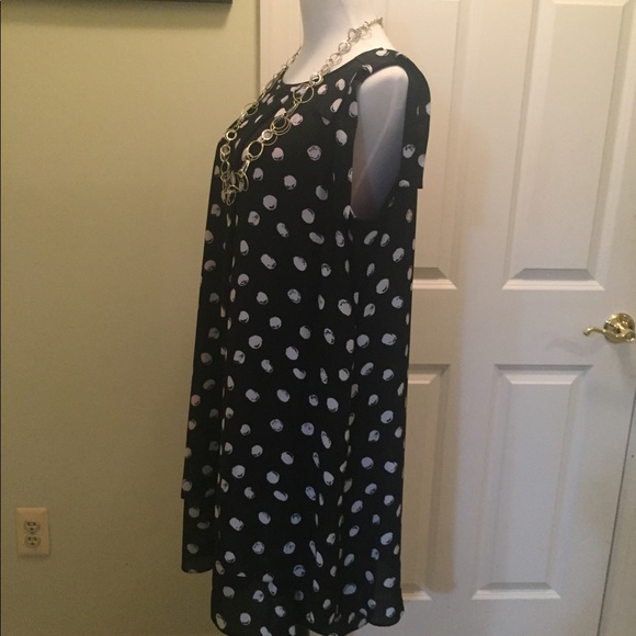 SLNY black and white sleeve dress with red trim - Picture 5 of 8